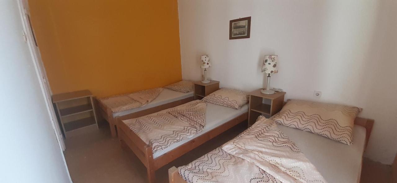 Aqua Hostel Siofok Exterior photo